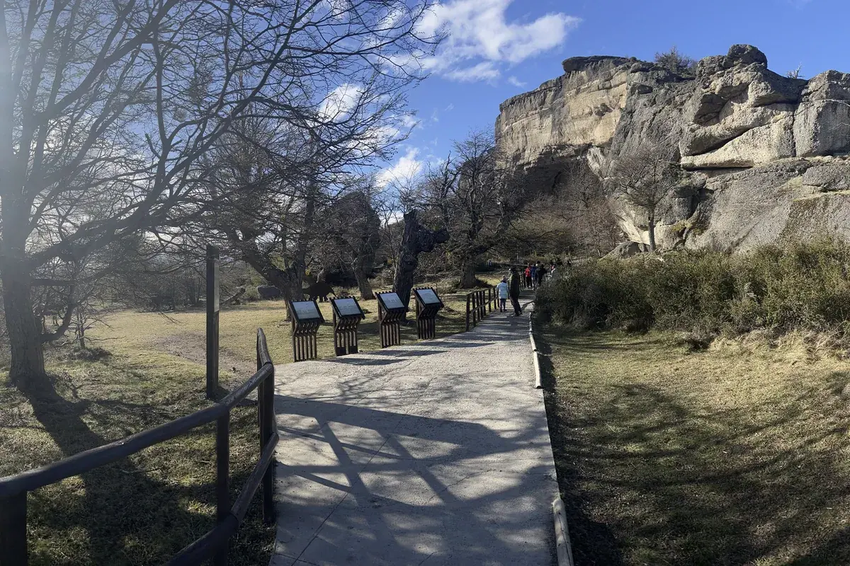 Centro de visitantes Monumento Natural Cueva del Milodón